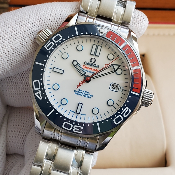 オメガ時計側面デザイン